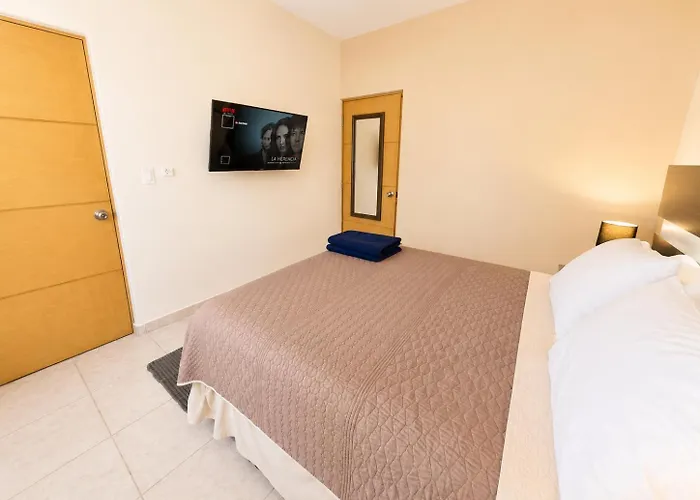 Apartment Bahia Del Tezal 103b Modern 1br Retreat With Rooftop Pool & Access