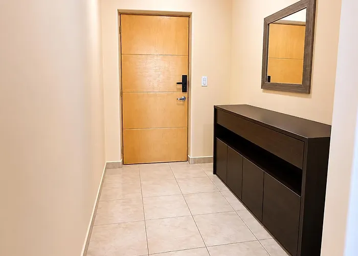 Bahia Del Tezal 103b Modern 1br Retreat With Rooftop Pool & Access Apartment Cabo San Lucas