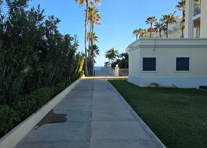 Apartment Bahia Del Tezal 103b Modern 1br Retreat With Rooftop Pool & Access Cabo San Lucas